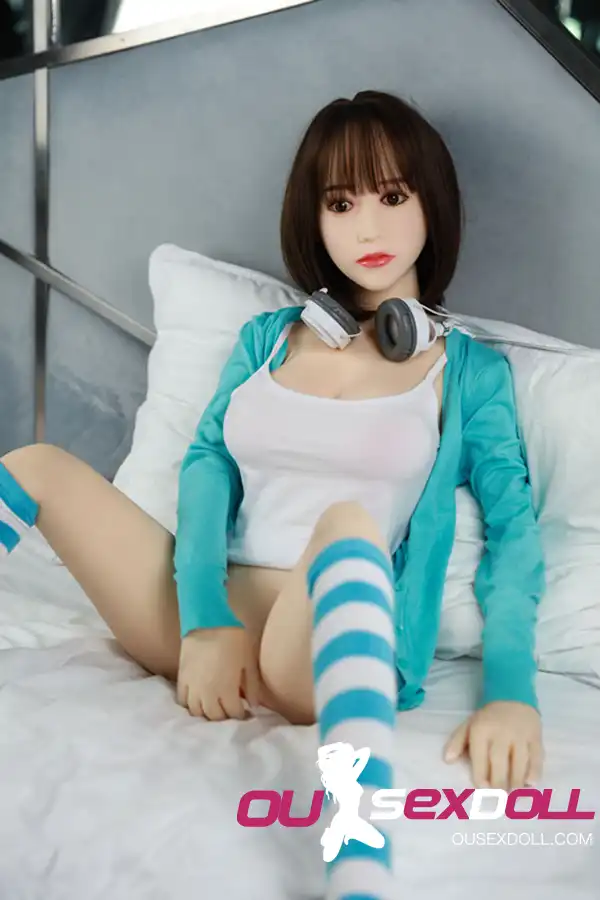 C Cup Real Life Short Hair Sex Doll 3
