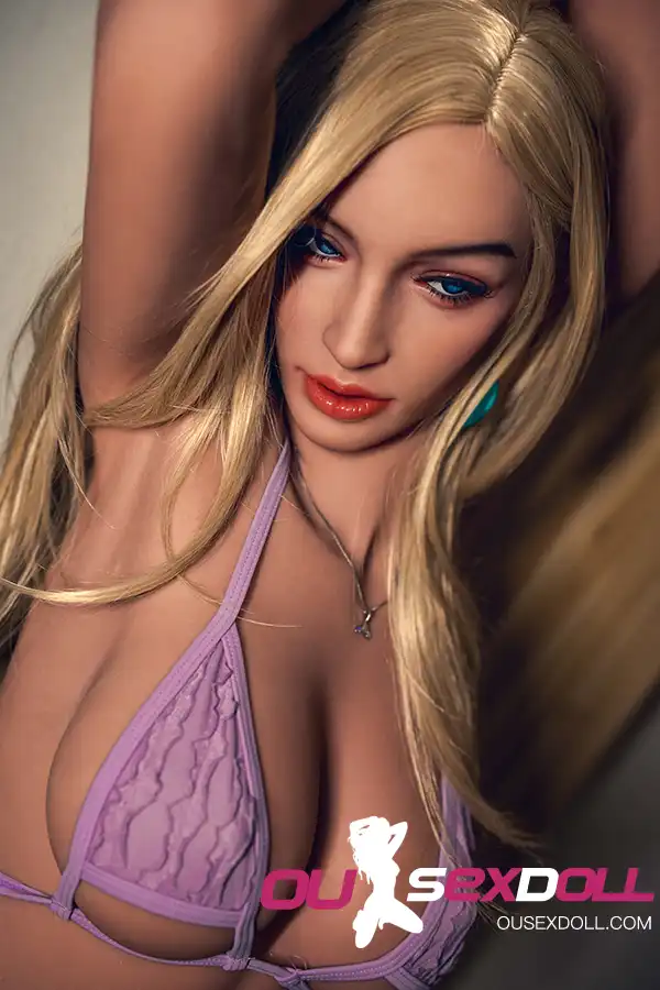 Blond Hair Light Tan Lifelike Mature Sex Doll 3