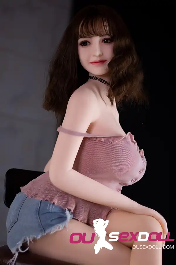 Poupée sexuelle asiatique mignonne à gros seins bonnet D 7