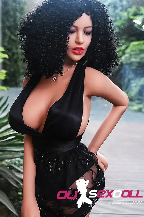 D Cup Black Curly Hair Curvy Sex Doll 11