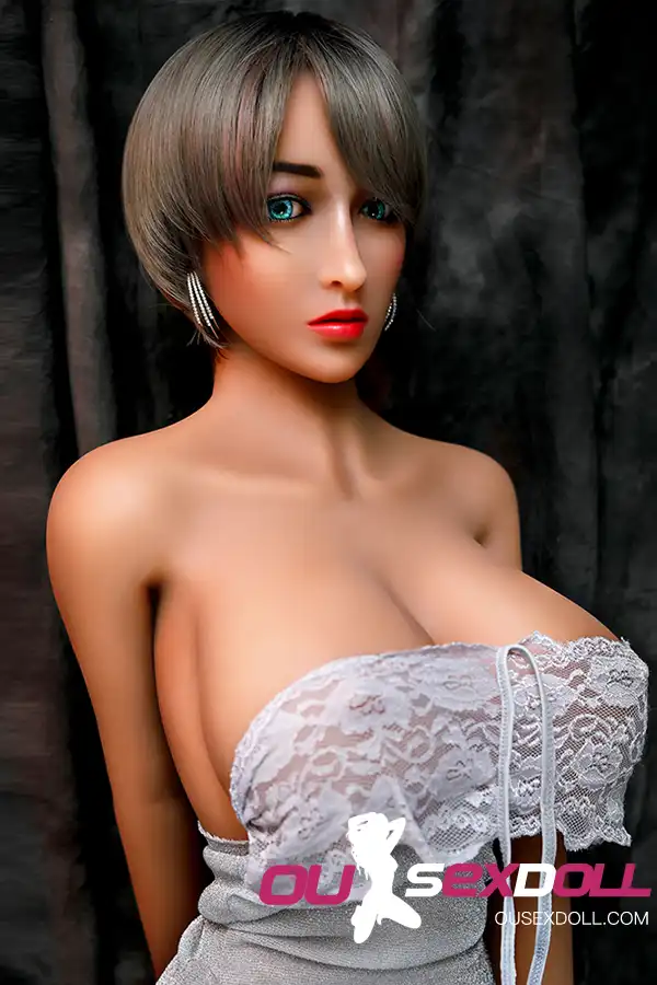 D Cup Short Hair Velká prsa Cool Sex Doll 2