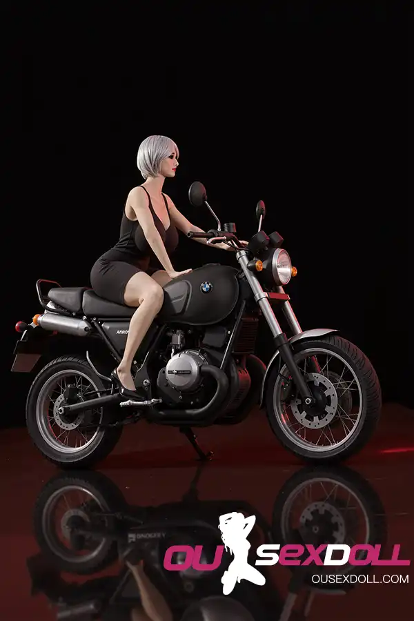 Short Hair Asian Chubby Sex Doll 1