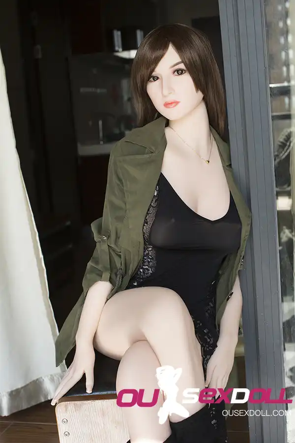 C Cup Asian Short Hair Cool Sex Doll 15