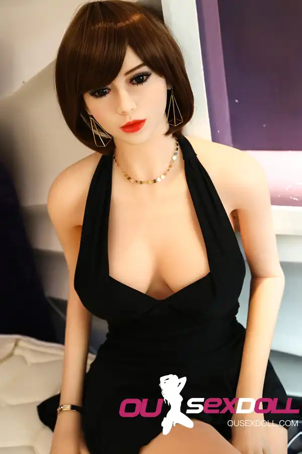 C Cup Short Hair Mature Real Sexy Sex Doll 11