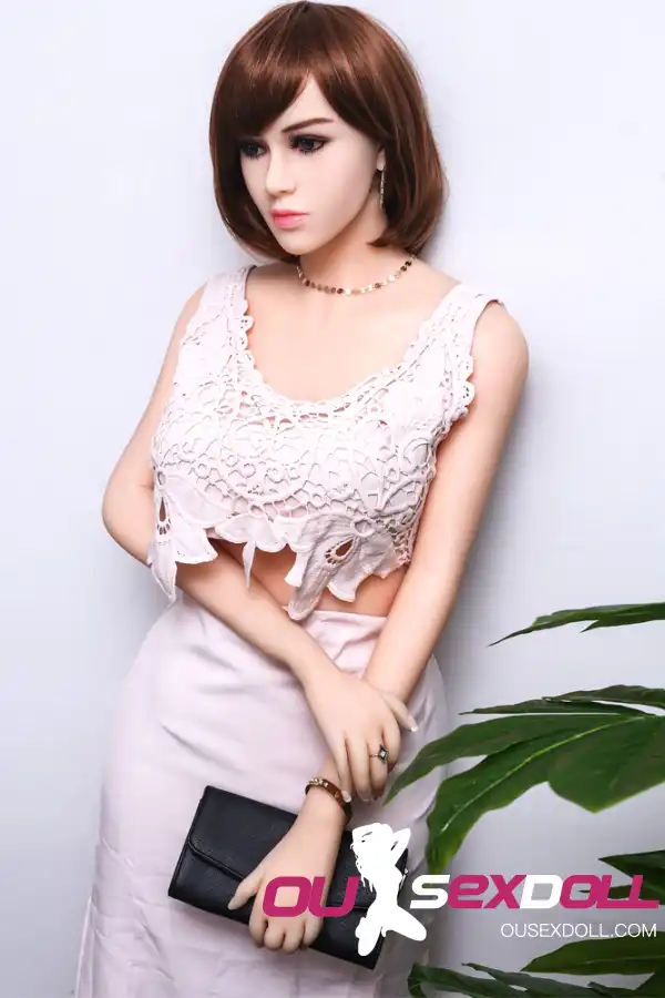 C Cup Short Hair Sexy Elegant Sex Doll 7