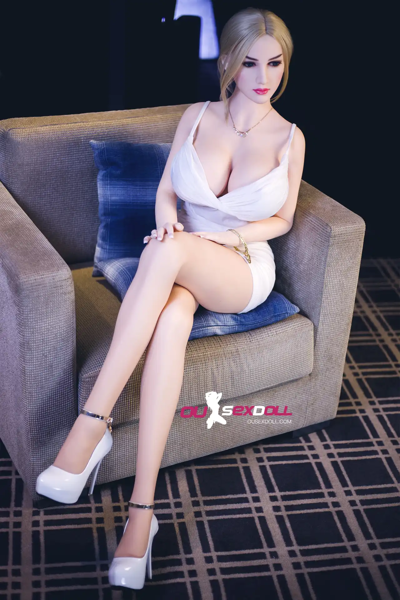 D Cup Elegant Blonde Hair Mature Adult Sex Doll 4