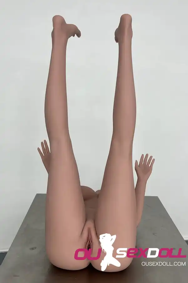 Big Breasts Blond Mature Lovely Doll 22