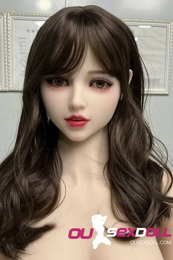 Boneca adulta realista asiática de pele clara 15