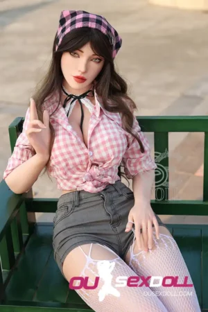 E Cup Outdoor Big Butt Curvy Lifelike Sex Doll 6