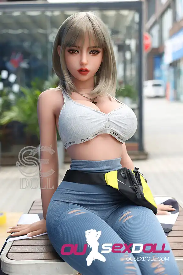 F Cup Asian Curvy Body Red Lips Lifelike Sex Doll 5