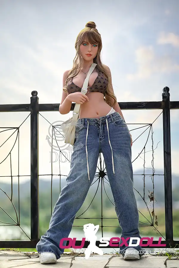 F Cup Curvy Huge Butt Lifelike Sex Doll 9