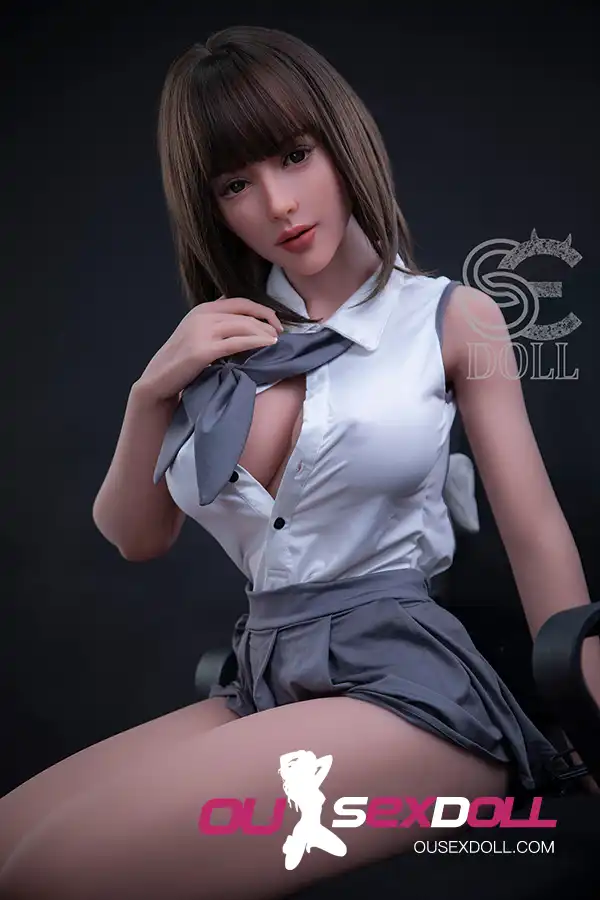F Cup Mature Short Hair Realistic Sex Doll 3
