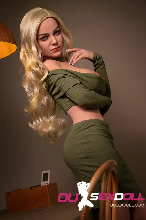 Big Breasts Blond Mature Sex Doll 6