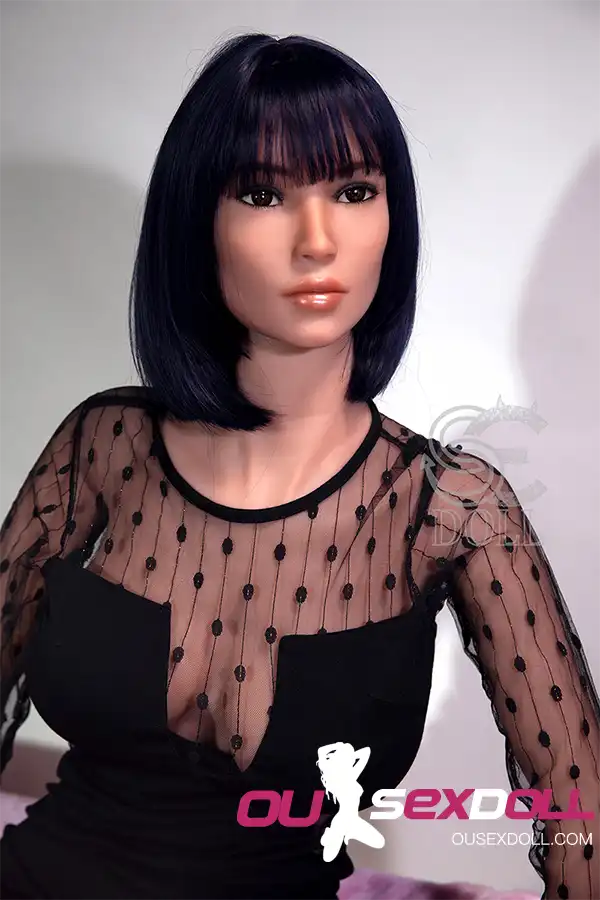 E Cup Muscular Short Hair Realistic Sex Doll 10