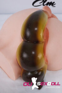 Torso di bambola sessuale realistica con sedere distintivo 2